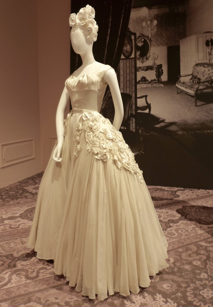 Wedding dress by Beril Jents c.1952  Museu of Applied Arts & Sciences, Sydney Gift of Dr and Mrs Bob Mcinerney 2003