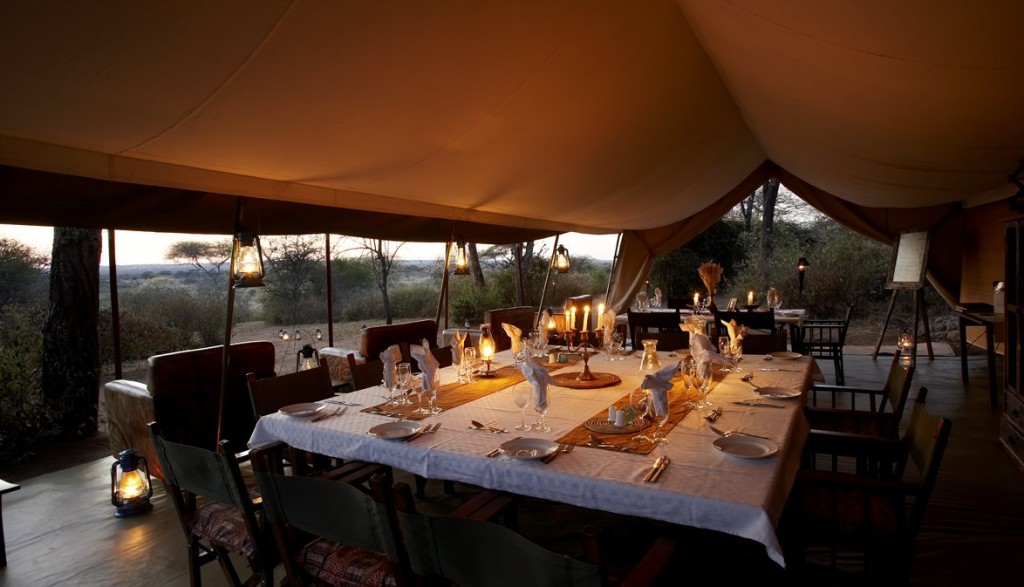 Dining at Little Oliver's is a unique culinary experience.  Image Courtesy Afrikentravel.com